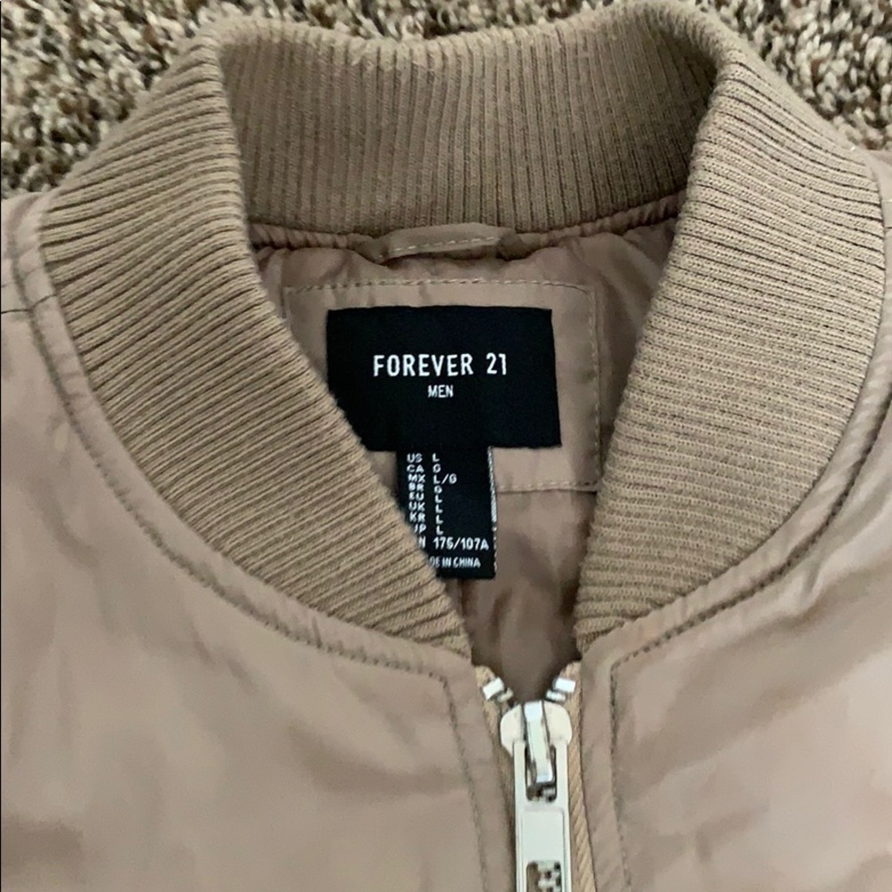 Bomber jacket💛 - Picture 2 of 4
